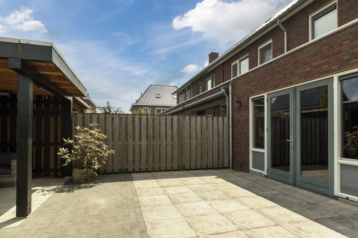 Bekijk foto 35 van Meester J van Dolderenstraat 21