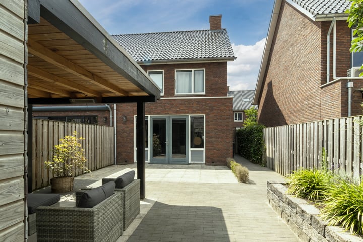 View photo 40 of Meester J van Dolderenstraat 21