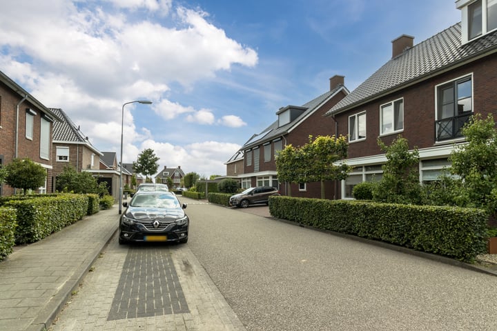 View photo 43 of Meester J van Dolderenstraat 21