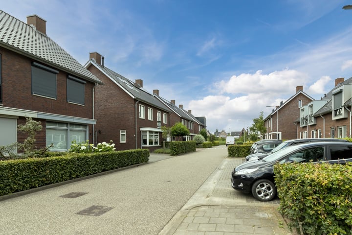 View photo 44 of Meester J van Dolderenstraat 21