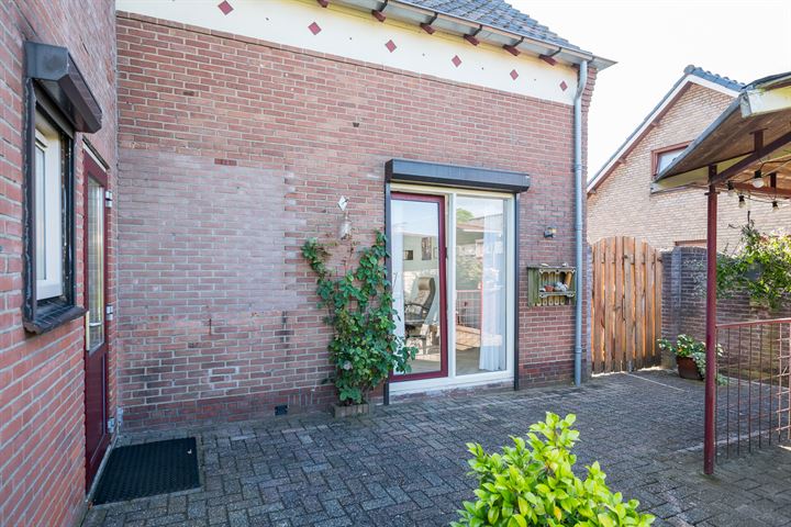 Bekijk foto 42 van Suitbertusstraat 8