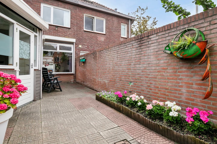 View photo 47 of Sparrenstraat 45