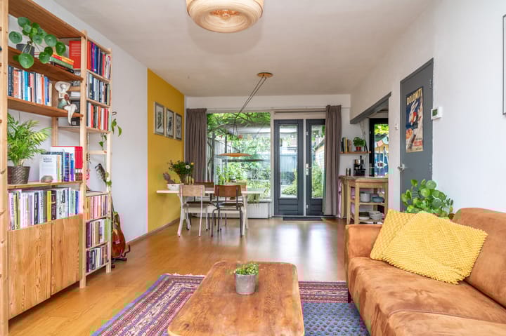 Photo 6 of van Limburg Stirumstraat 17