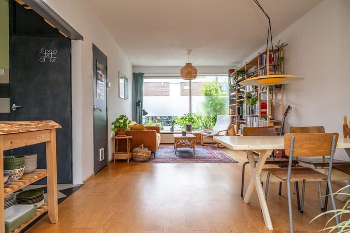 Photo 14 of van Limburg Stirumstraat 17