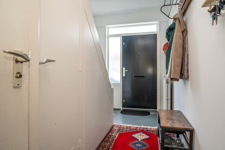 Photo 16 of van Limburg Stirumstraat 17