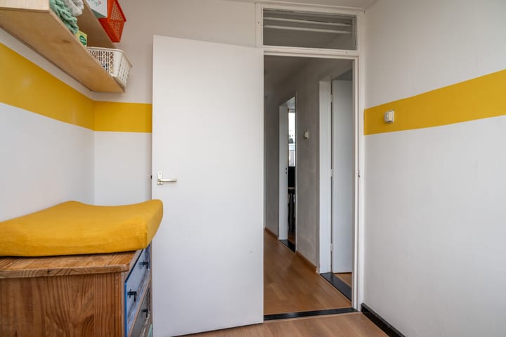 Photo 19 of van Limburg Stirumstraat 17