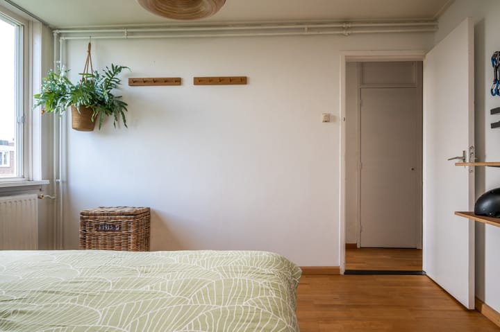 Photo 23 of van Limburg Stirumstraat 17