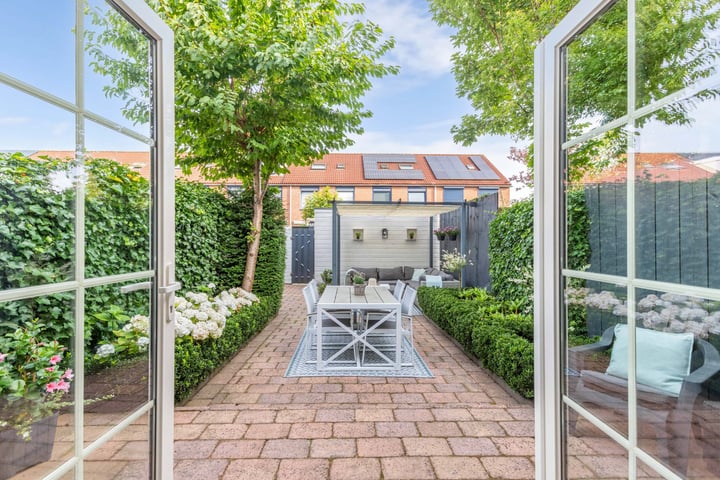 Bekijk foto 2 van Audrey Hepburnstraat 38