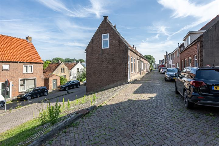 View photo 2 of Molendijk 38