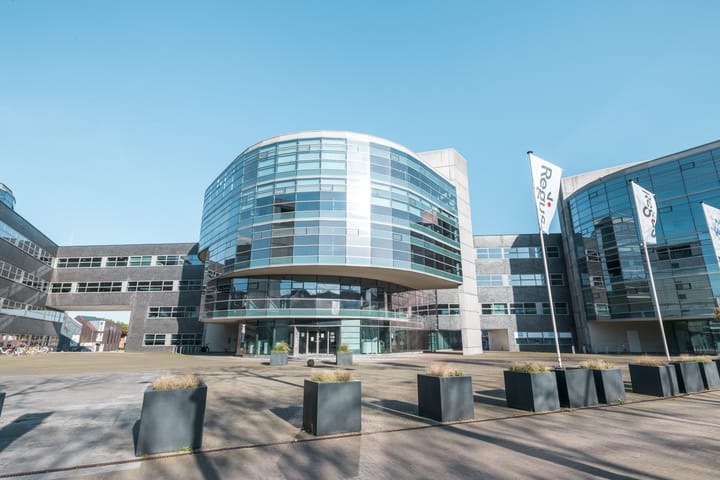 Avenue Ceramique 221