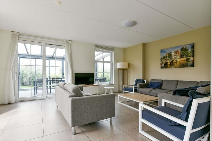 Photo 11 of Zeedijk 2-627