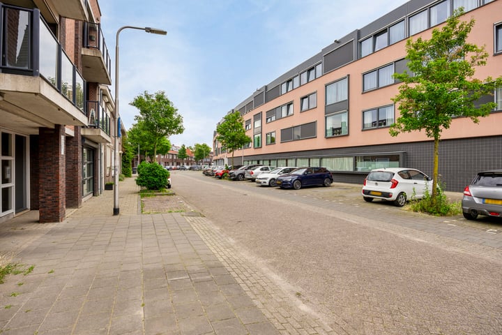 Bekijk foto 30 van Paus Adriaanstraat 29-C