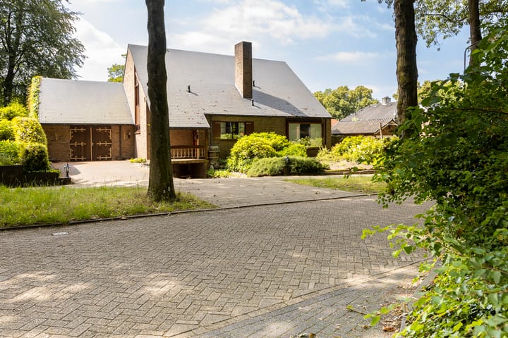 Foto 1 van van Heeckerenlaan 75