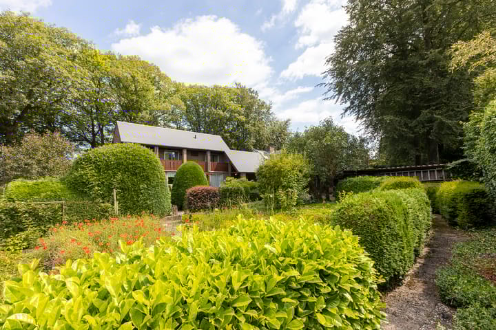 Foto 9 van van Heeckerenlaan 75