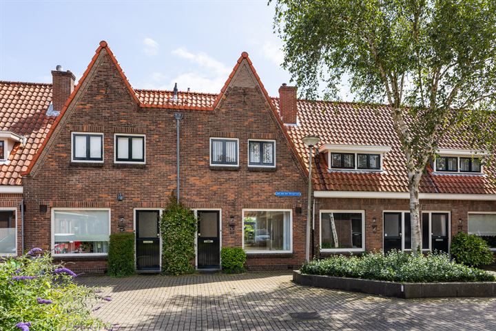 Bekijk foto 1 van Jan van den Bergstraat 27