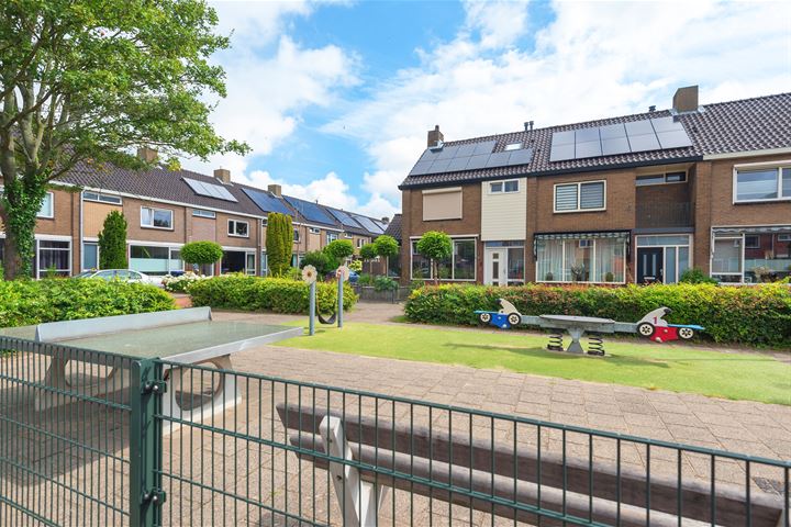 Bekijk foto 31 van Hobbemastraat 40