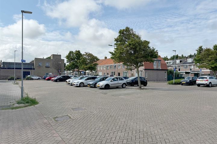 Bekijk foto 37 van Emmastraat 6