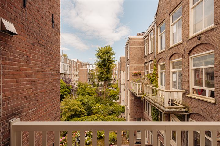 Bekijk foto 17 van De Genestetstraat 9-2