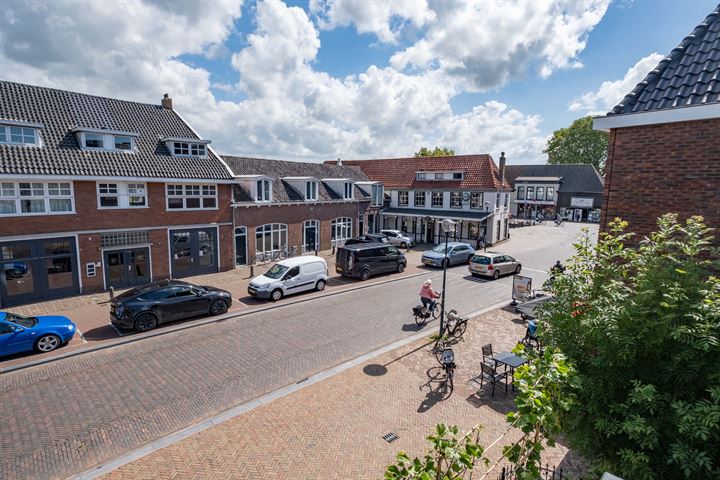 View photo 55 of Leeuwarderweg 3