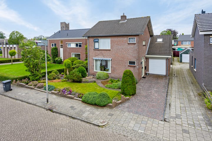 Foto 29 van Van Limburg Stirumstraat 4-A