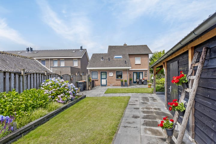 Foto 2 van Van Limburg Stirumstraat 4-A