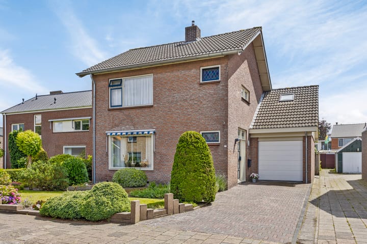 Foto 27 van Van Limburg Stirumstraat 4-A