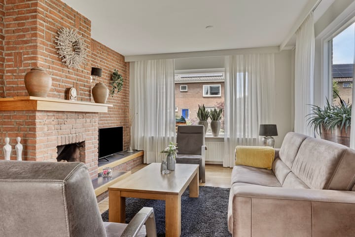 Foto 5 van Van Limburg Stirumstraat 4-A