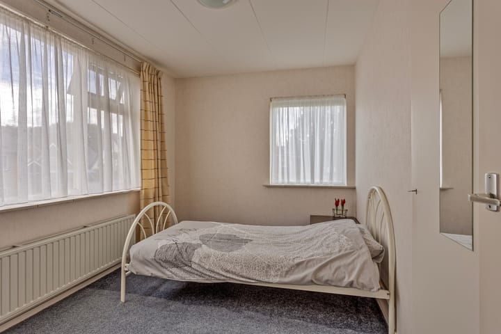 Foto 17 van Van Limburg Stirumstraat 4-A