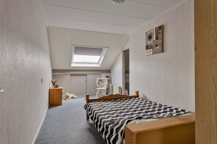 Foto 20 van Van Limburg Stirumstraat 4-A