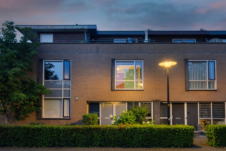 Bekijk foto 1 van Eduard van Beinumstraat 18