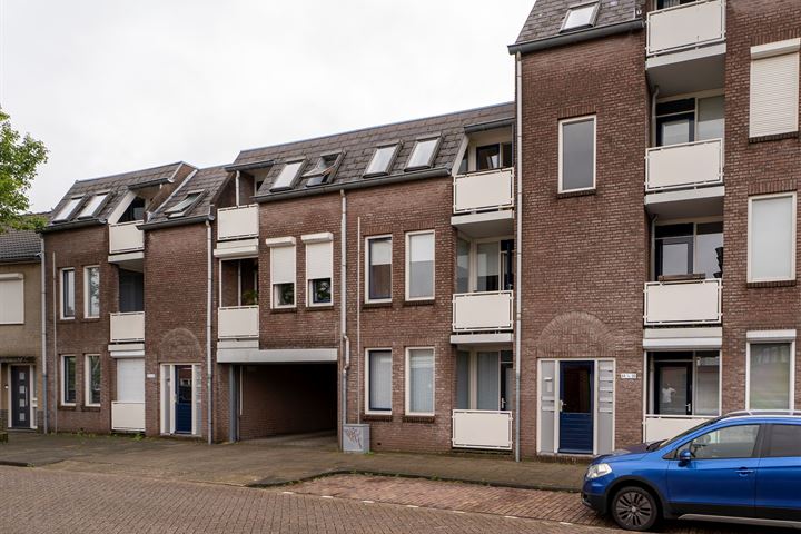 Bekijk foto 1 van Kardinaal van Rossumstraat 52