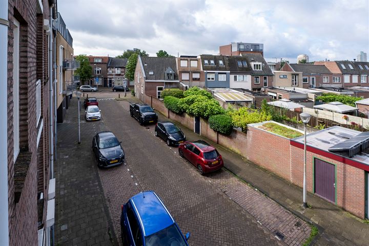 Bekijk foto 9 van Kardinaal van Rossumstraat 52