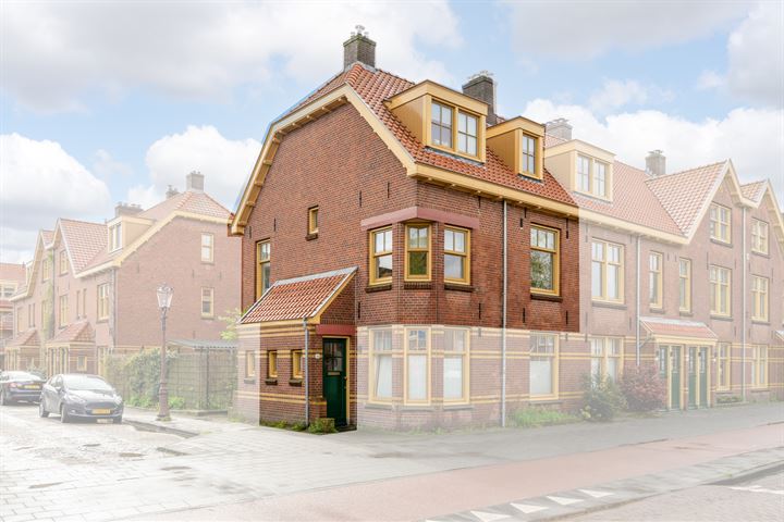 View photo 2 of Van der Pekstraat 36