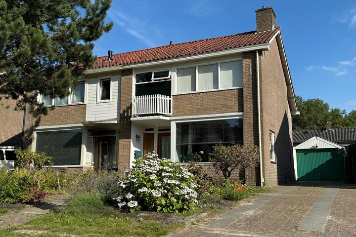 Bekijk foto 1 van Hulststraat 11