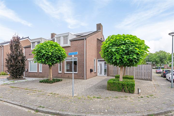 View photo 2 of Groeneweg 1