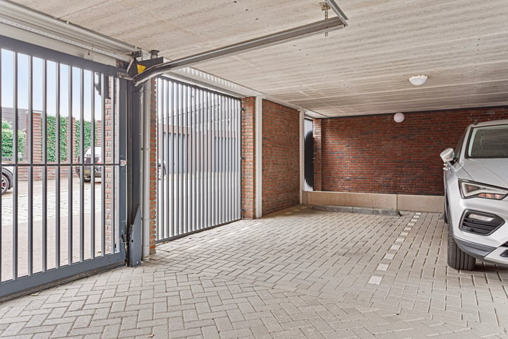 Bekijk foto 10 van Fabriekstraat 42