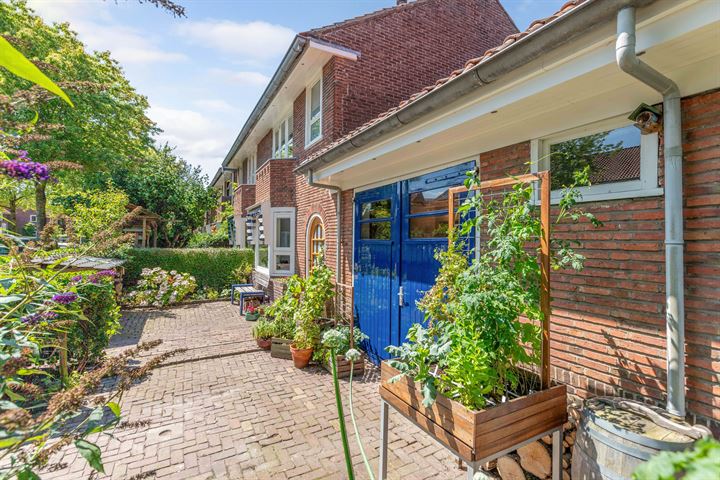 Bekijk foto 39 van Hobbemastraat 8