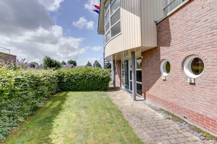 Photo 2 of Sânbank 11