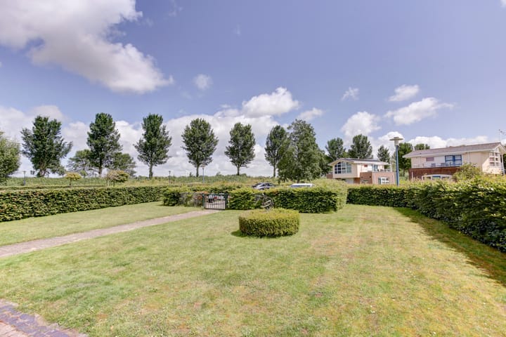 Photo 3 of Sânbank 11