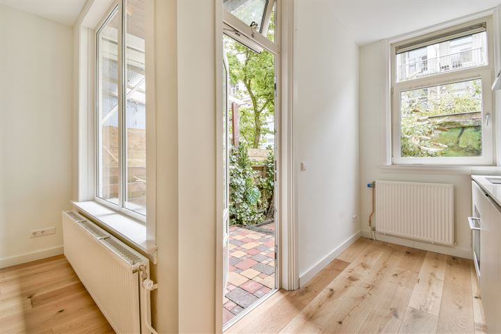 Bekijk foto 9 van Van Ostadestraat 376-H