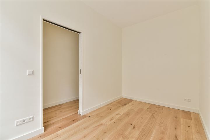 View photo 14 of Van Ostadestraat 376-H