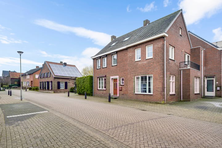 Photo 2 of Kroppestraat 4-A