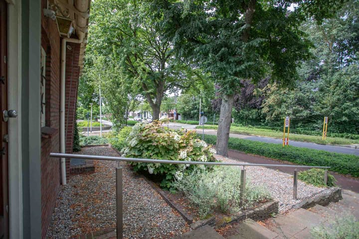 Photo 10 of Burgemeester J.C. van den Bergplein 2-A