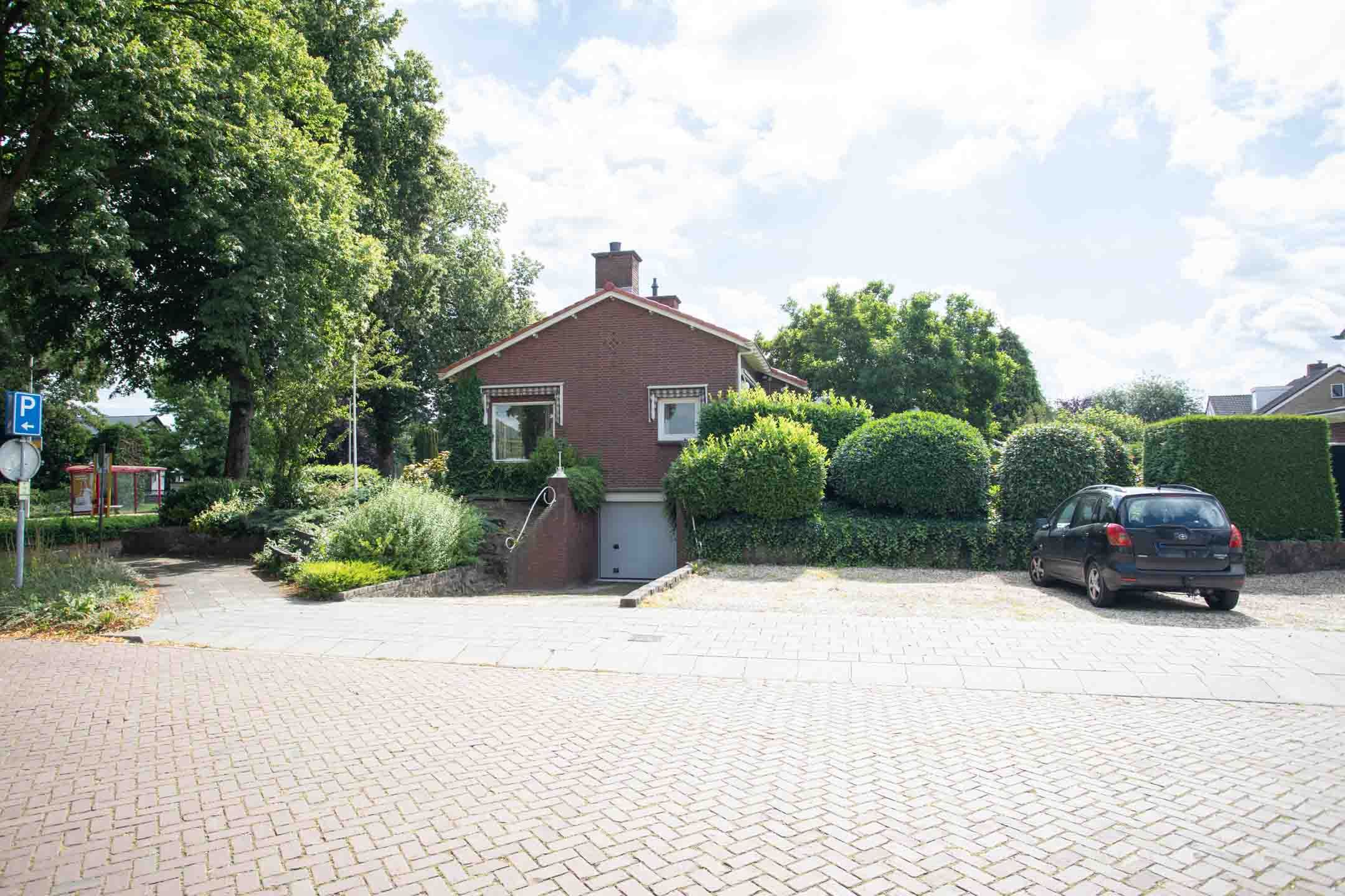 Foto 9 van Burgemeester J.C. van den Bergplein 2-A