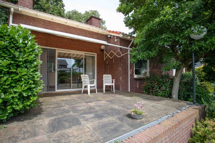 Photo 11 of Burgemeester J.C. van den Bergplein 2-A