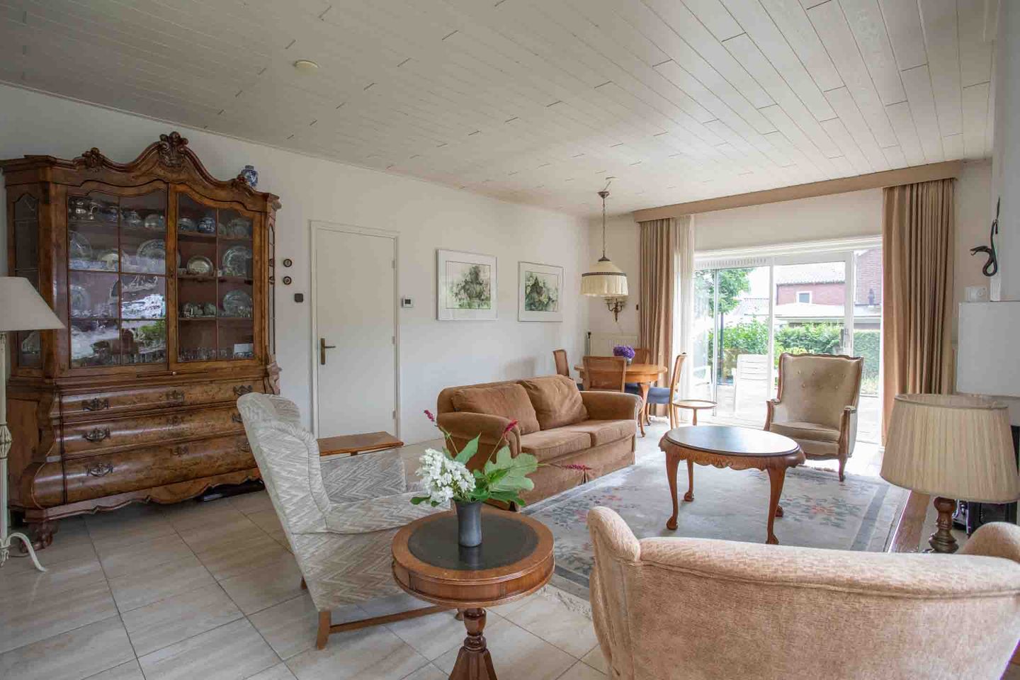 Foto 19 van Burgemeester J.C. van den Bergplein 2-A