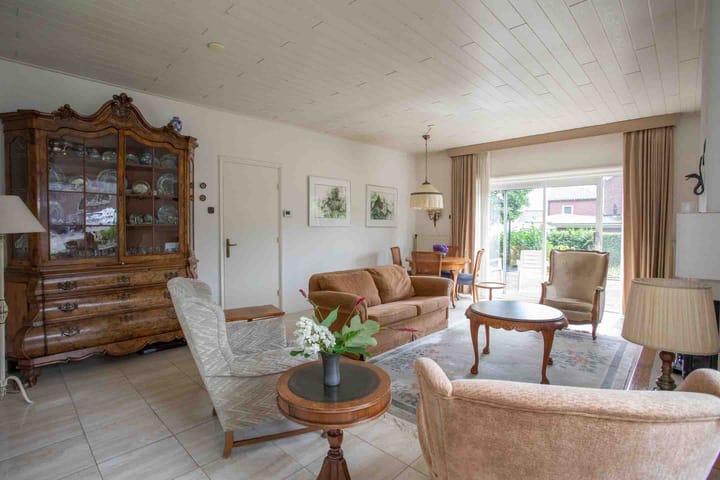 Photo 19 of Burgemeester J.C. van den Bergplein 2-A