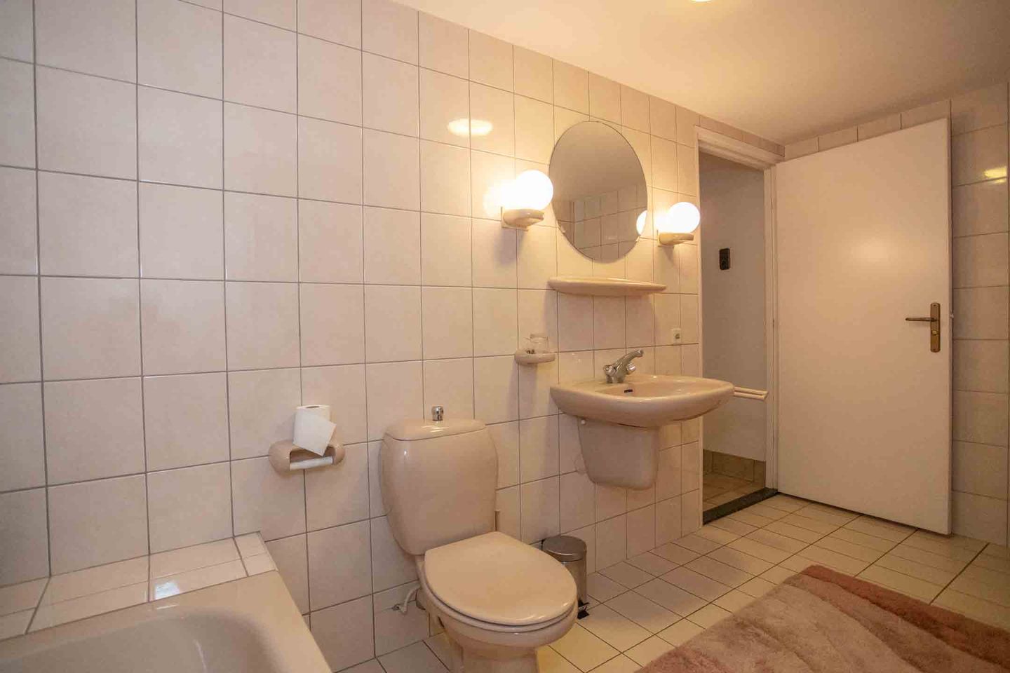 Foto 34 van Burgemeester J.C. van den Bergplein 2-A