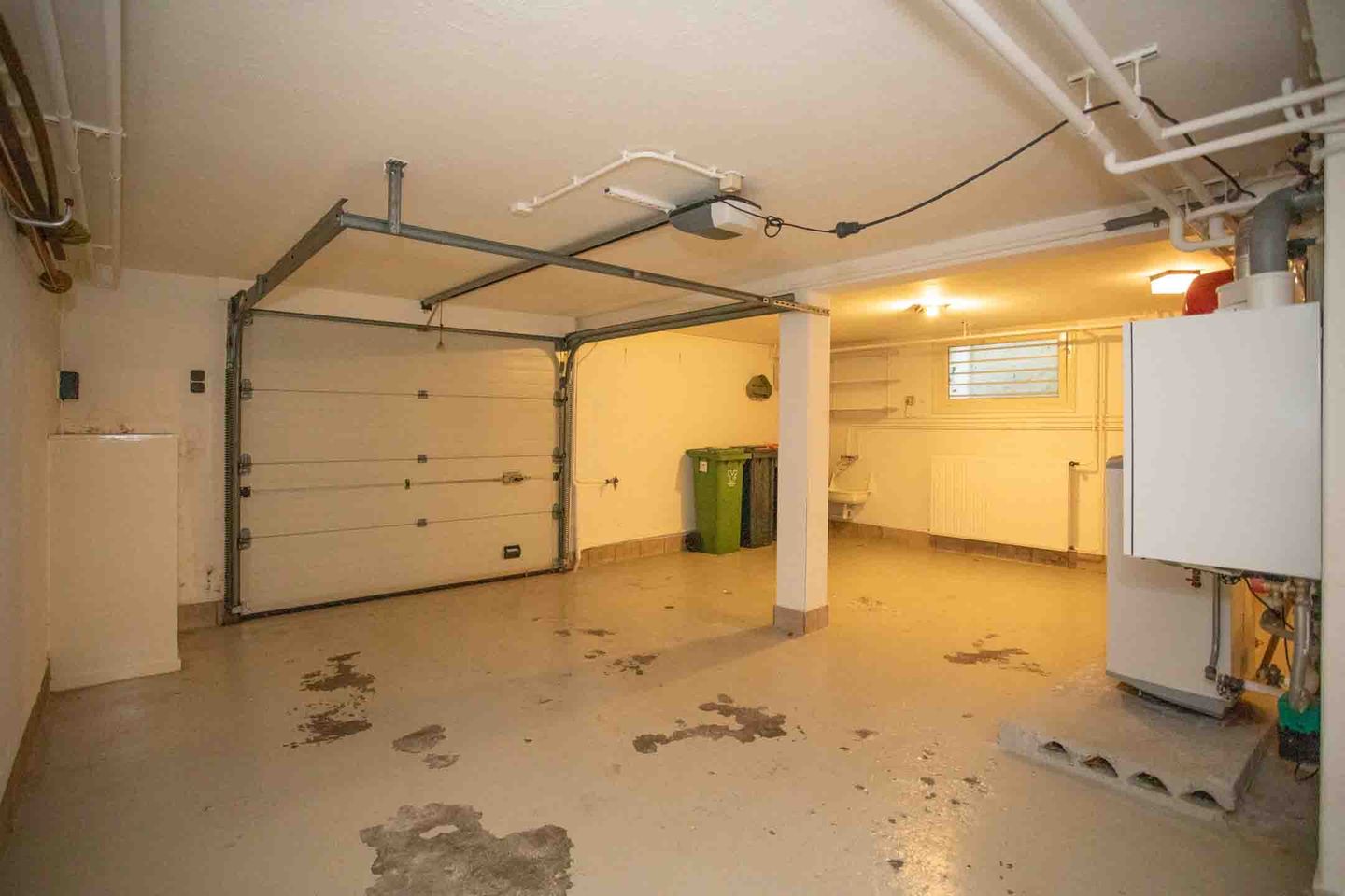 Foto 40 van Burgemeester J.C. van den Bergplein 2-A