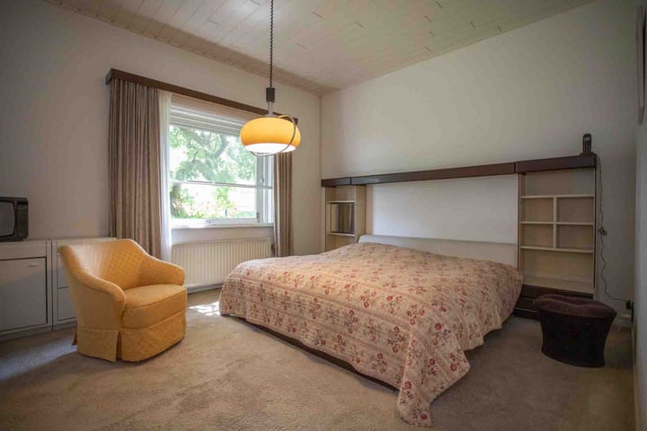 Photo 43 of Burgemeester J.C. van den Bergplein 2-A